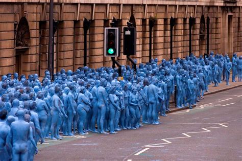 Sea Of Hull By Spencer Tunick Naked Volunteers Dyed Blue For Art Photos Uk