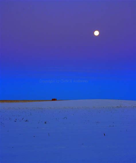 Prairie Moon The December Full Moon Sets Over A Snowy Ridg Flickr