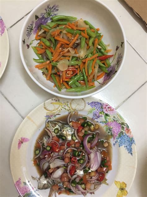 Rugi kalau tak pernah makan tau sebab menu ni memang sedap dan mudah sangat nak buat. IKAN REBUS AIR ASAM