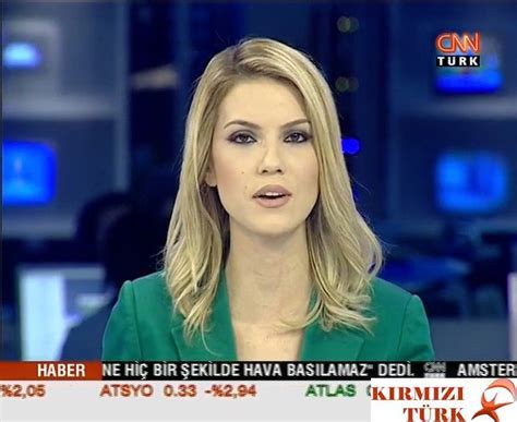 Pelin akil 17 nisan 1986'da i̇stanbul'da doğdu. pelin çift in boynu vs burcu esmersoy un boynu - uludağ sözlük