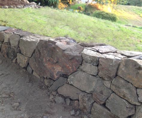 How To Build A Natural Dry Stacked Stone Free Standing Or Retaining