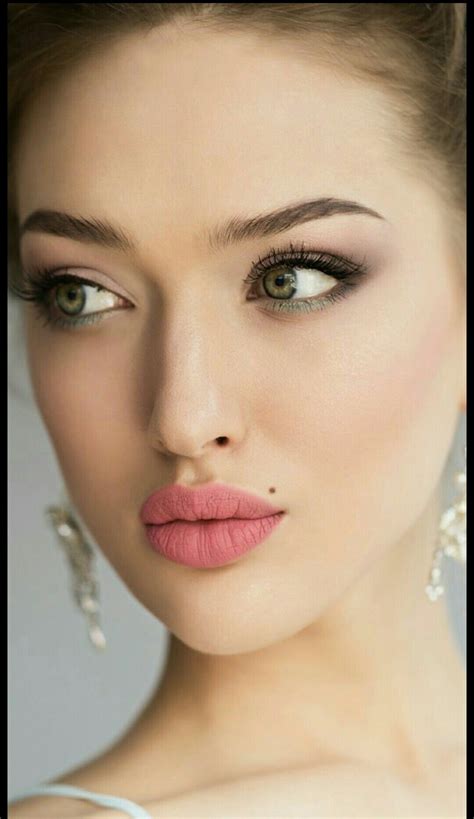 Très joli Most Beautiful Eyes Stunning Eyes Beautiful Models Gorgeous Women Beauty Women