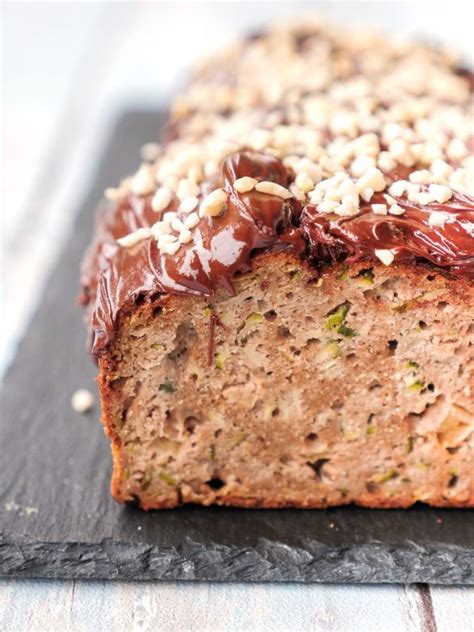 Dann die eier und den frischkäse dazu geben und ich nutze xylit weil ich es lieber mag. Low Carb Kuchen mit Zucchini, Apfel und Mandeln | Rezept ...
