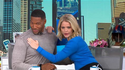 Are You Guilty Of Any Of These Top Annoying Couple Photo Faux Pas Good Morning America