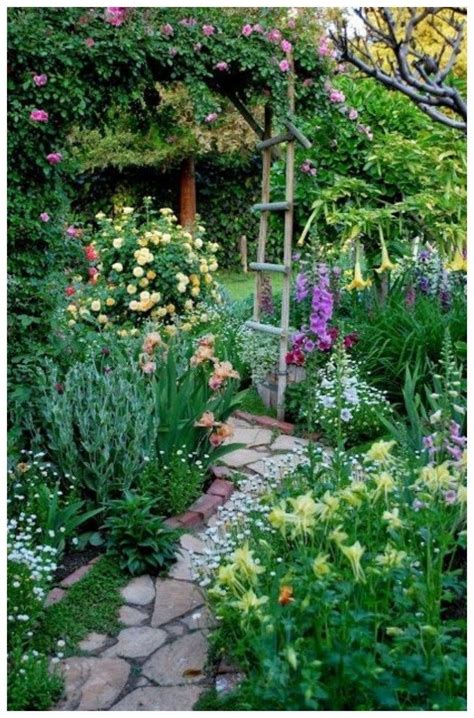 55 Beautiful Small Cottage Garden Ideas For Backyard Inspiration 27