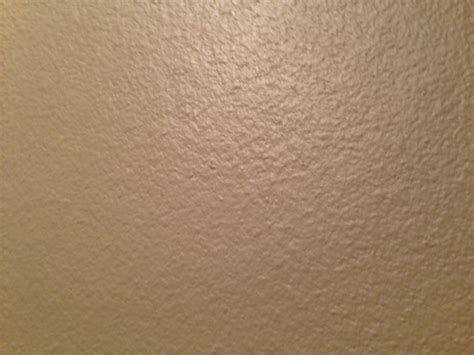 Orange peel texture is a light wall texture that is easy to apply and and complete over a weekend. Orange peel Texture (What is it?)
