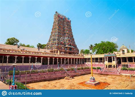 De grote tempel in madurai. Meenakshiamman Tempel In Madurai Stock Afbeelding ...