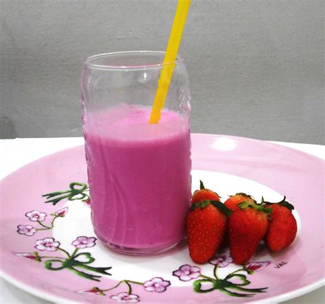 If you want the ice cream to be more firm, feel free to throw the bag into the freezer for a little while! Homemade Low-Fat Strawberry Beetroot Yogurt Milkshake/ Ice ...