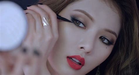 11 Idols Whose Beauty Marks Make Them Irresistible - Koreaboo