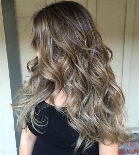 40 Ash Blonde Hair Looks Youll Swoon Over Honey Blonde Hair Blonde Hair Looks Balayage Hair