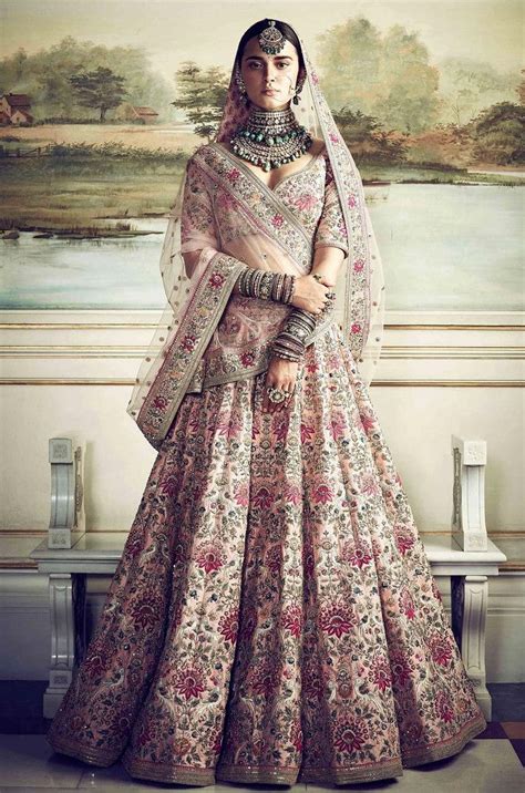 Dusty Pink Color Wedding Lehenga Inspired By Anushka Sharma Wedding