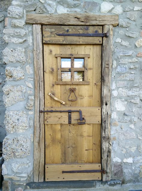 portone  legno vecchio  imagenes puertas de entrada rusticas puertas rusticas puertas