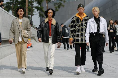 The Best Street Style From Seoul Fashion Week Spring 2019