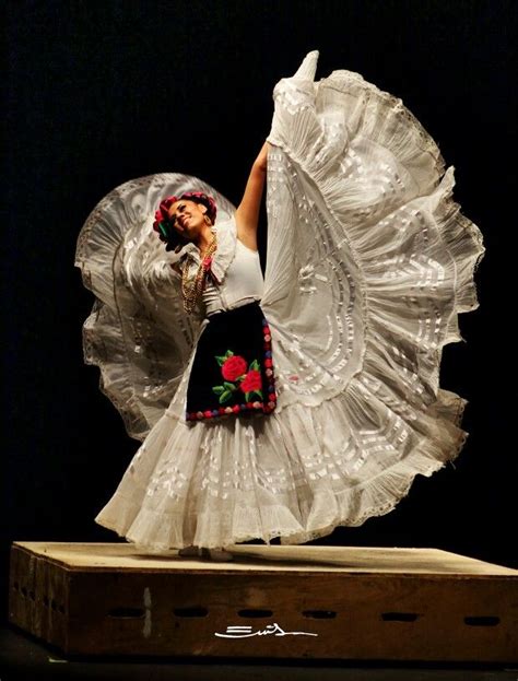Ballet Folklorico Folklorico Dresses Mexican Decor Mexican Party