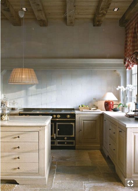 You need to have an eye for interior design and a means to. Timeless Kitchens: 11 Kitchens With Stained Cabinets (With ...