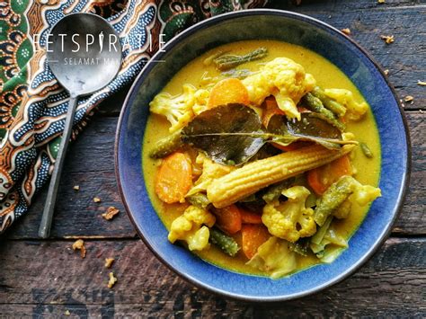 Lagi kangen aja sama sayur lodeh jogja. Sayur lodeh (groentecurry) | Eetspiratie