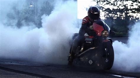 Thanks to these materials, the bike's weight was reduced by 132 pounds! Street Rod Drag Bike | Harley-Davidson - YouTube