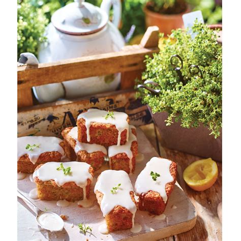 These easy lemony butter cookies gets their delicious crumbly texture from the use of confectioners sugar, and are topped with a sweet lemon glaze. Little lemon and thyme loaves - baking recipes - Good ...