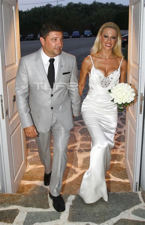 Ο παγκοσμίου φήμης chef που μαγειρεύει για ηγέτες του κόσμου. Νίκος Χαρδαλιάς: Οι φωτογραφίες του γάμου του το 2011!