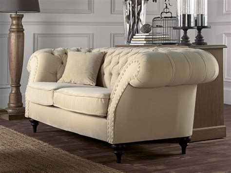 Finden sie hochwertige lizenzfreie vektorgrafiken, die sie anderswo vergeblich suchen. Bitte Platz nehmen! Sofa im Landhausstil JACKSONVILLE ...