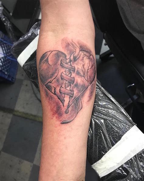 Share 76 Broken Heart Tattoo For Men Latest Incdgdbentre