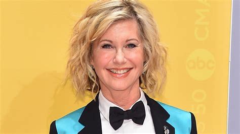 Olivia Newton John Postpones Tour After Breast Cancer Diagnosis