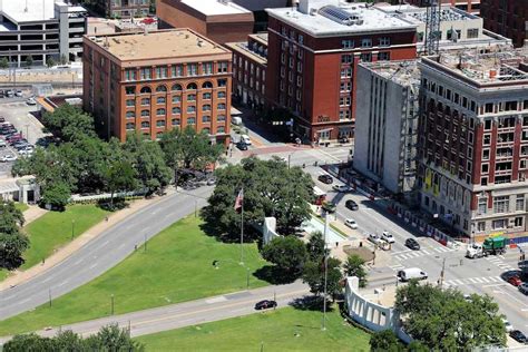 Dealey Plaza in Dallas: History, Landmarks, and Photo Spots - Blog