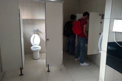 The State Of Public Toilets A Look At Restrooms That Pinoy Commuters