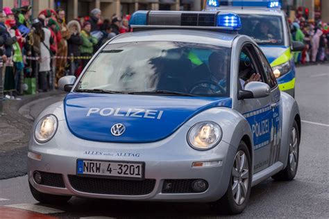 Ein Vw Käfer Der Polizei Kölner Karneval 2018 Creative Commons Bilder