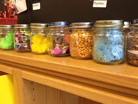 From tiny gifts to crafting. Use baby food jars to organize art supplies. #kindergarten ...