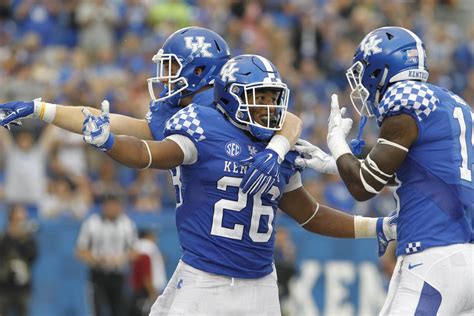 Kentucky Wildcats Football Season Ends With Loss In Taxslayer Bowl A