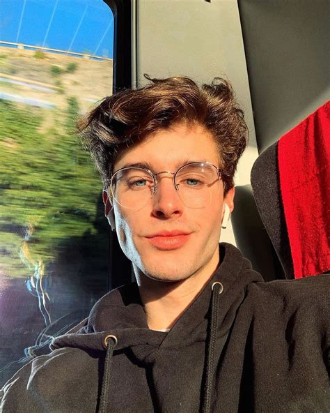 695k Likes 601 Comments 𝕿𝖍𝖔𝖒𝖆𝖘 𝕬𝖓𝖙𝖔𝖎𝖓𝖊 Thomasrossier On