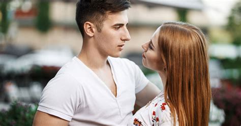 17 Guys Reveal The Real Reasons Theyre Scared To Approach Girls In Public