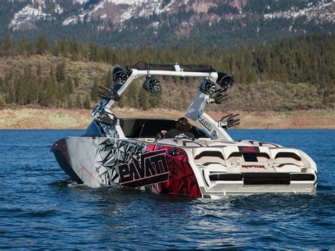 Experience The Power Of Pavati Wake Boats