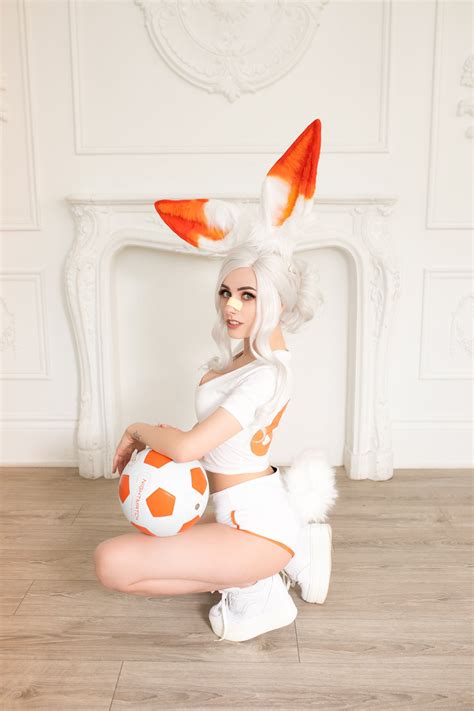 Television personality and geordie shore star holly hagan talks about her wedding dress on instagram and said trying it on was one of the most magical days of her life. Pascua: Especial de cosplay con orejas - NerdLab