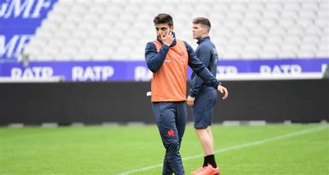 Lebel et tolofua sont titulaires. Ntamack évoque la confrontation avec Jalibert en Champions Cup