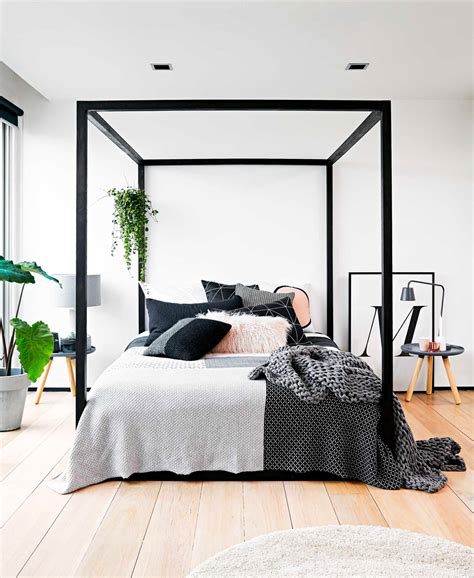 32 Fabulous 4 Poster Beds That Make An Awesome Bedroom