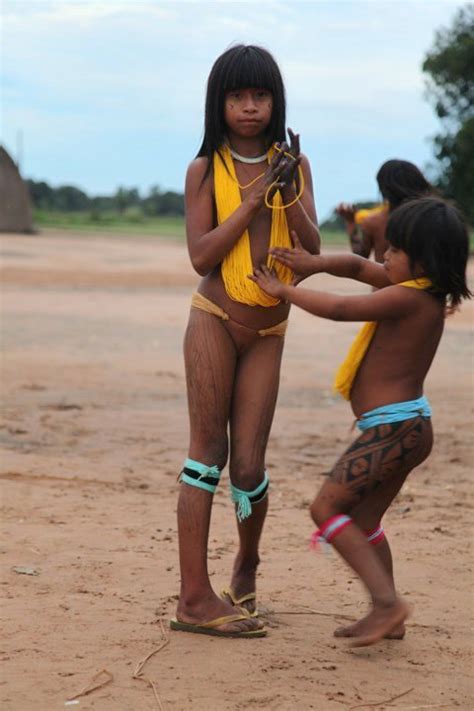 Brazil Tribe Girls Naked Runners