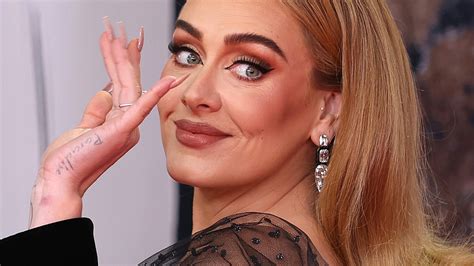 Fans Think Adele Is Engaged Glamour Uk