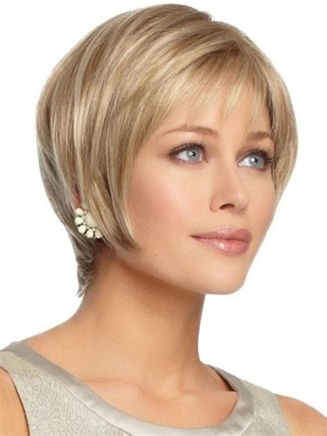 Those with a rectangular face should work to soften the therefore, the most flattering hairstyles for ladies with round faces are those that add definition and shape. 31 Time Saving Short Hairstyles for Girls & Women | Oval ...