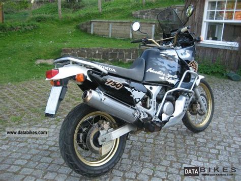Bitte nutzen sie diese möglichkeit, damit ihre bestellung schnell bearbeitet und verschickt werden kann. 1993 Honda Africa Twin XRV 750 RD07