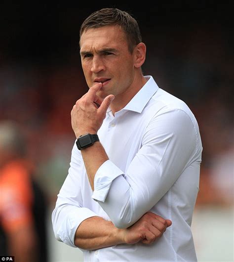 Kevin sinfield was sent off for the first time in his career after an altercation with castleford's luke dorn. Kevin Sinfield left stunned as Leeds fail to halt slide ...