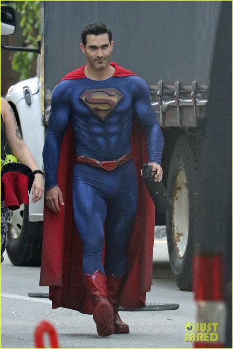 Tyler Hoechlin Looks Buff In His Superman Suit While Filming Superman And Lois Season Three