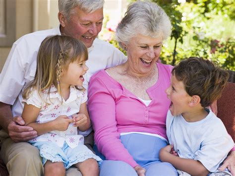 Как наладить отношения между ребенком и его бабушками и дедушками