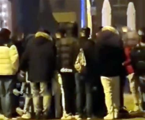 Rimini Spunta Il Video Di Una Rissa Tra Ragazzi In Piazza Malatesta