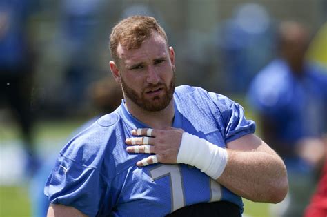 all pro frank ragnow becomes third detroit lions offensive lineman sidelined this week gulp