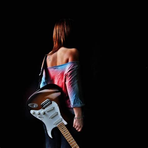 girl with guitar wallpapers top free girl with guitar backgrounds wallpaperaccess
