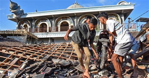 Earthquake On Indonesias Lombok And Bali Islands Kills Dozens
