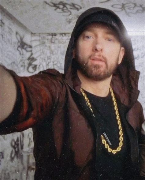 Pin By Kim Harwell On No Beard No Love Eminem Photos Eminem New Eminem