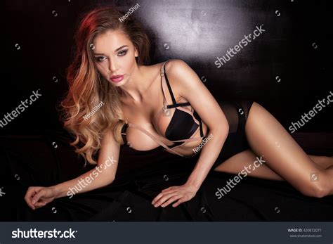 Sensual Beautiful Woman Wearing Black Lingerie Stock Photo 420872071